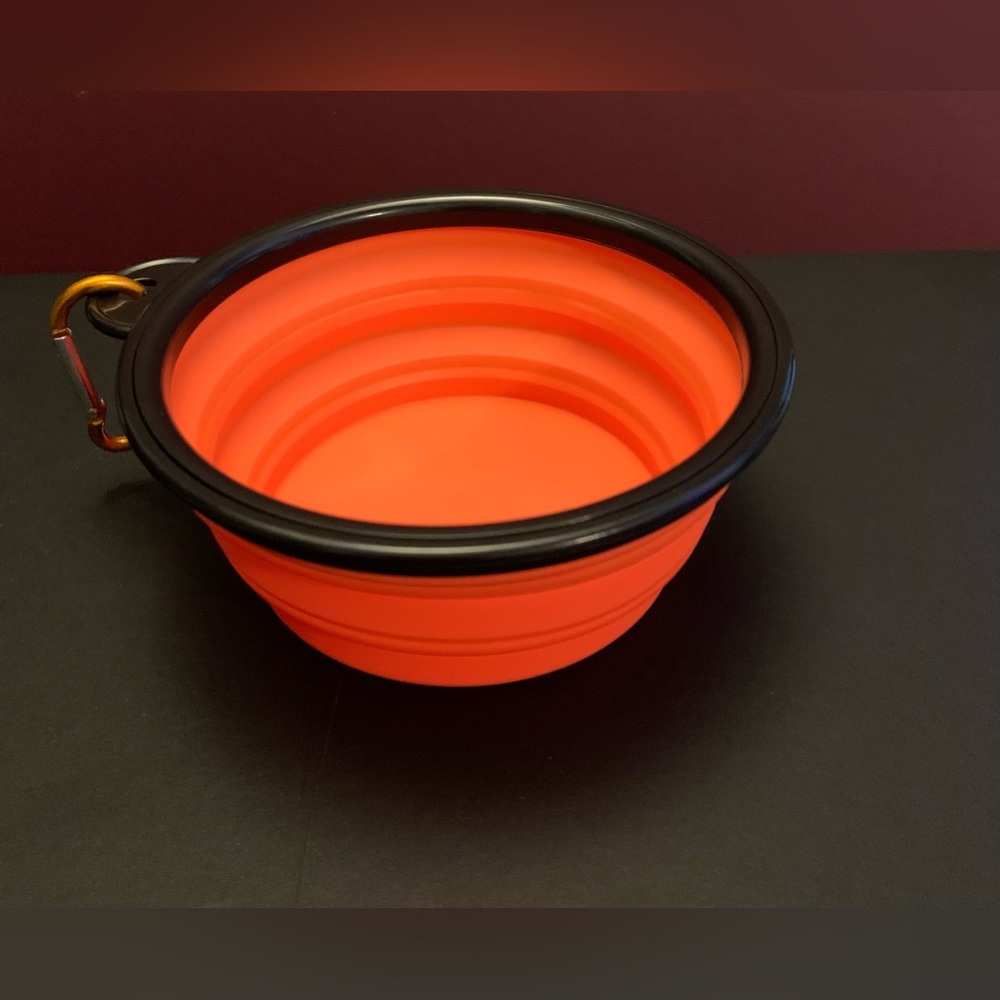 Travel collapsible dog bowl